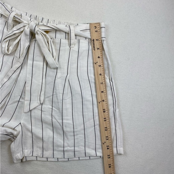 Billabong Women’s White w/Black Stripes Come‎ At Me High Waisted Short Sz L - Picture 5 of 13